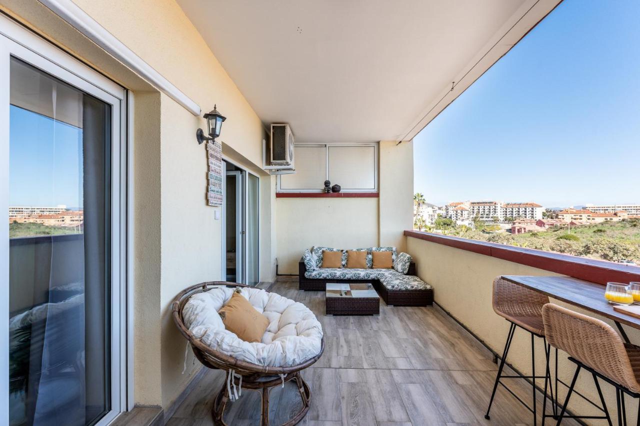 شقة Benalmadena Beachfront Retreat Big Balcony And City Sea Views المظهر الخارجي الصورة