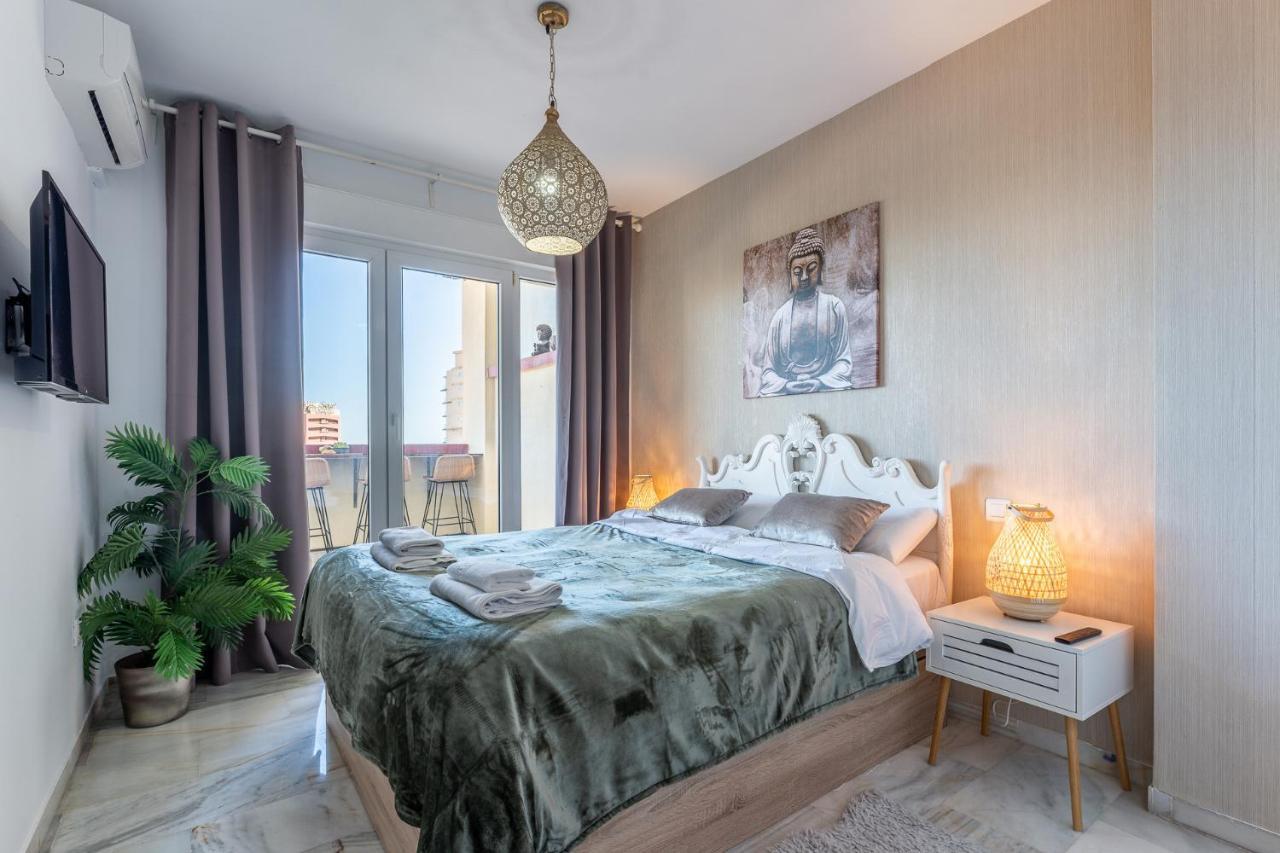 شقة Benalmadena Beachfront Retreat Big Balcony And City Sea Views المظهر الخارجي الصورة